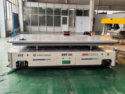 AGV (Automated Guided Vehicle) : véhicule de transport automatique