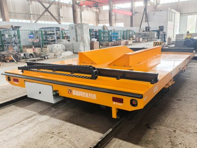 Comment choisir des chargeurs pour les chariots de transfert industriels électriques